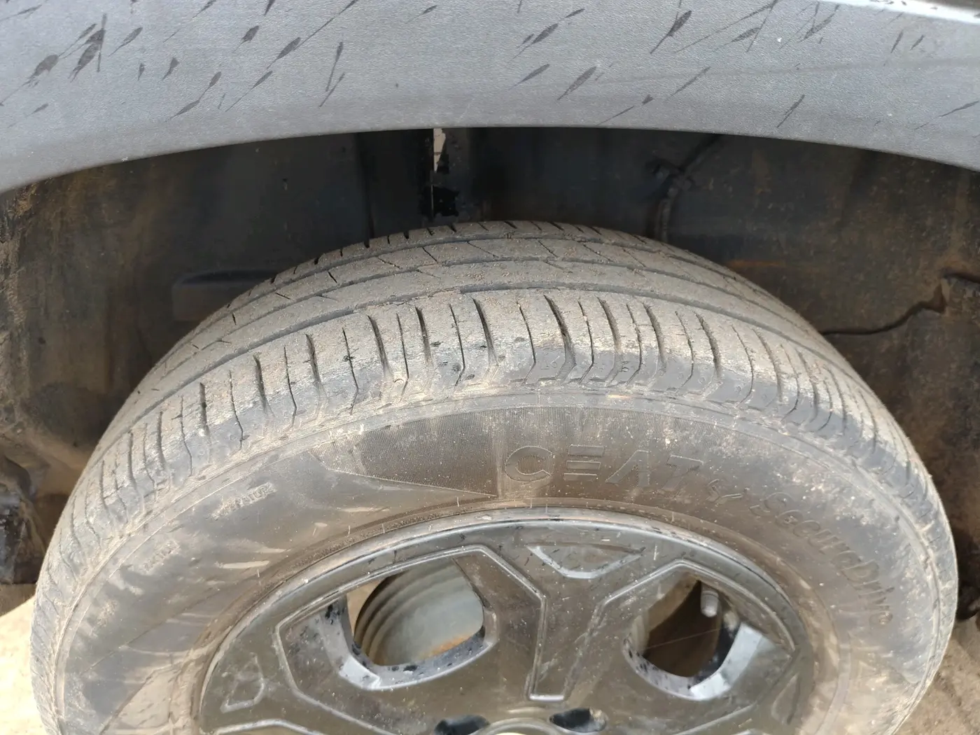 2022 Tata PUNCH ACCOMPLISHED MT, Petrol, Manual, 29,998 km, tyre
