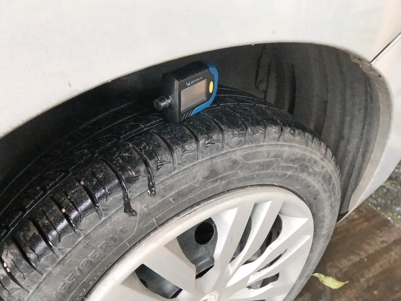 2013 Maruti Wagon R 1.0 VXI, Petrol, Manual, 93,871 km, tyre