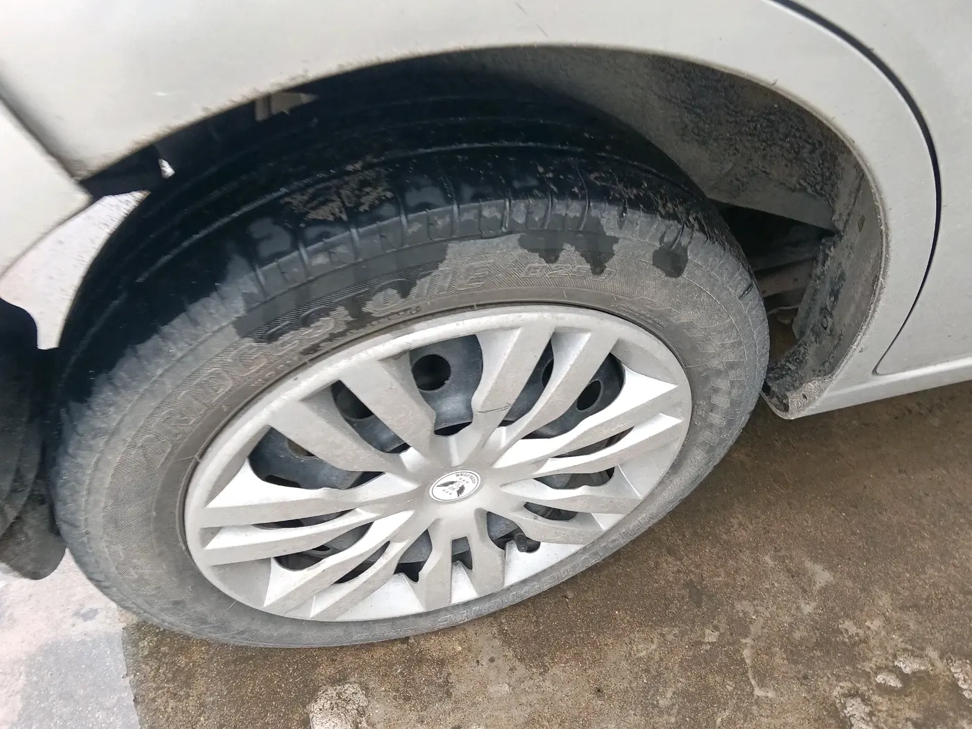 2013 Maruti Wagon R 1.0 VXI, Petrol, Manual, 93,871 km, tyre