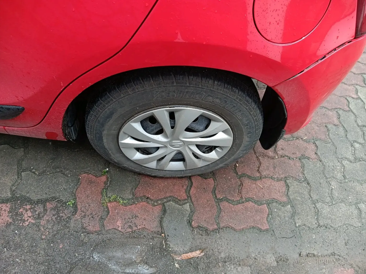 2018 Maruti Swift VXI AMT, Petrol, Automatic, 85,598 km, tyre