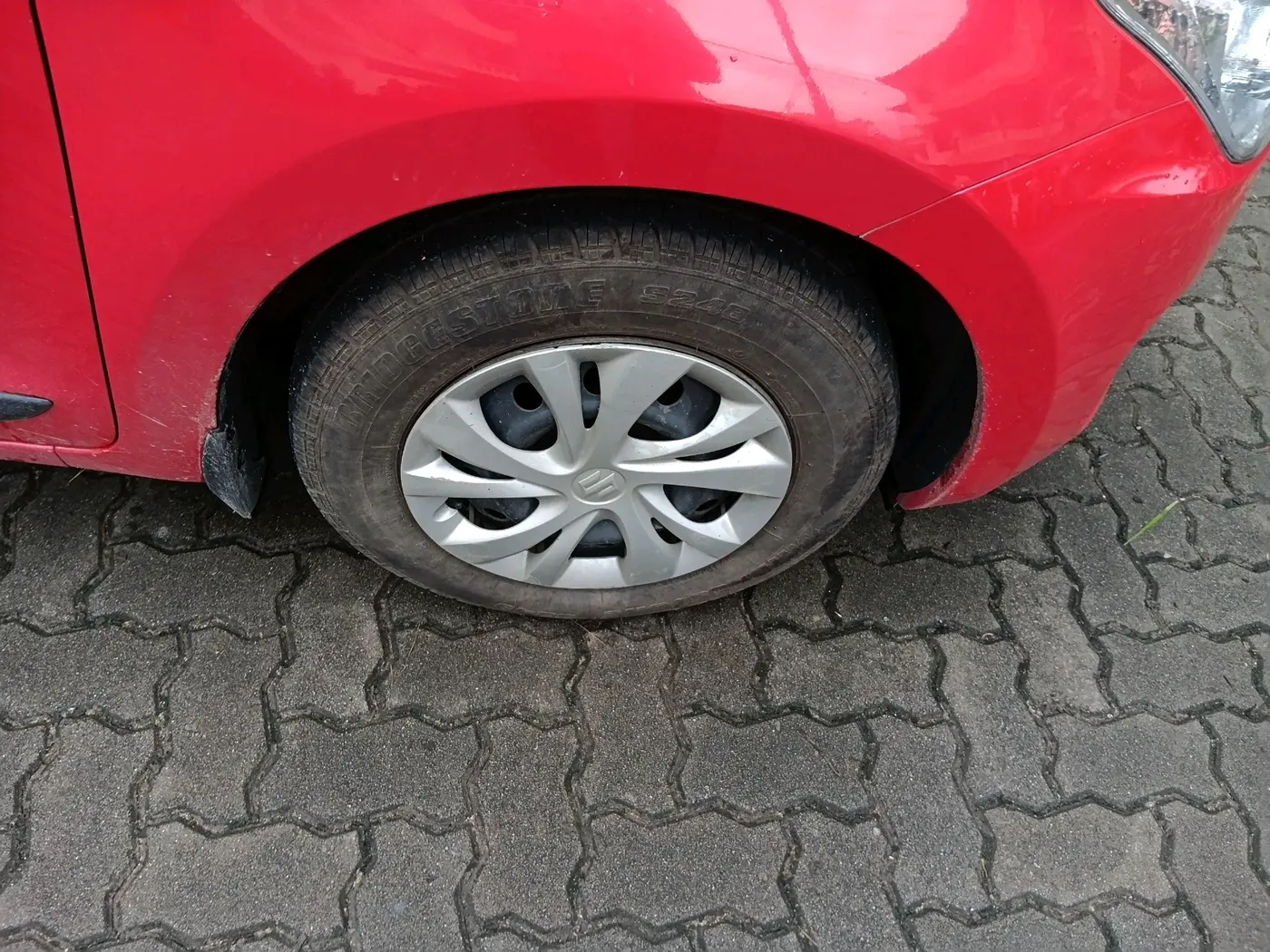 2018 Maruti Swift VXI AMT, Petrol, Automatic, 85,598 km, tyre