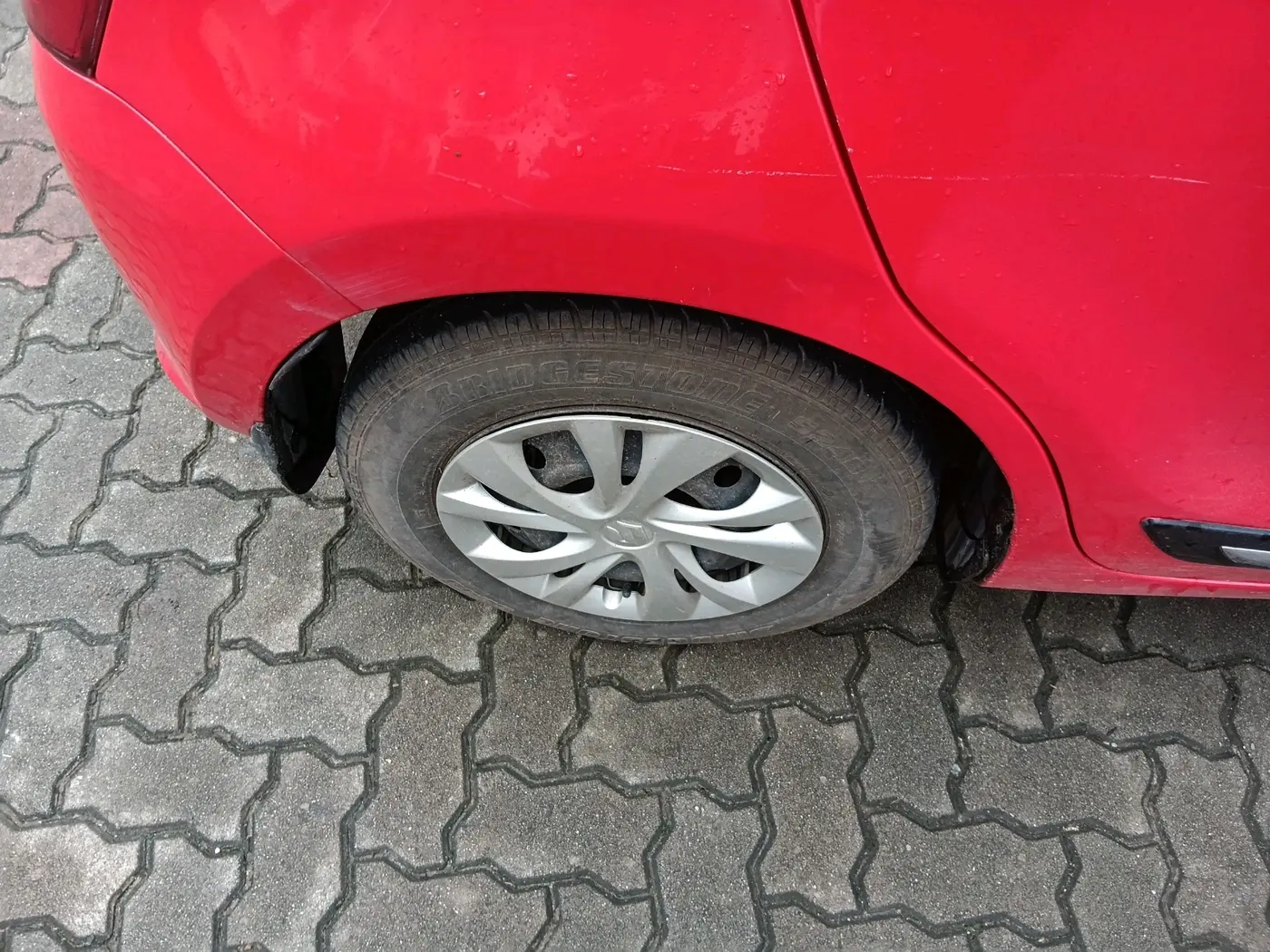 2018 Maruti Swift VXI AMT, Petrol, Automatic, 85,598 km, tyre