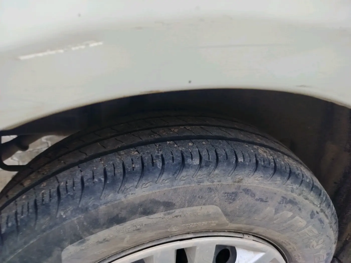 2015 Maruti Swift VXI, Petrol, Manual, 1,47,737 km, tyre