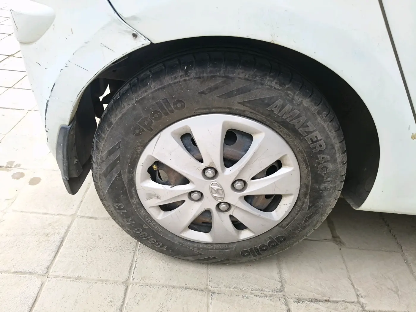 2011 Hyundai i10 MAGNA 1.2, Petrol, Manual, 1,32,870 km, tyre