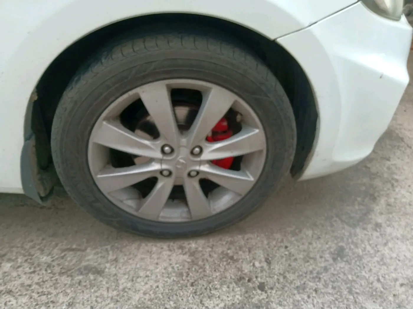 2012 Hyundai Verna FLUIDIC 1.6 CRDI SX OPT, Diesel, Manual, 1,15,953 km, tyre