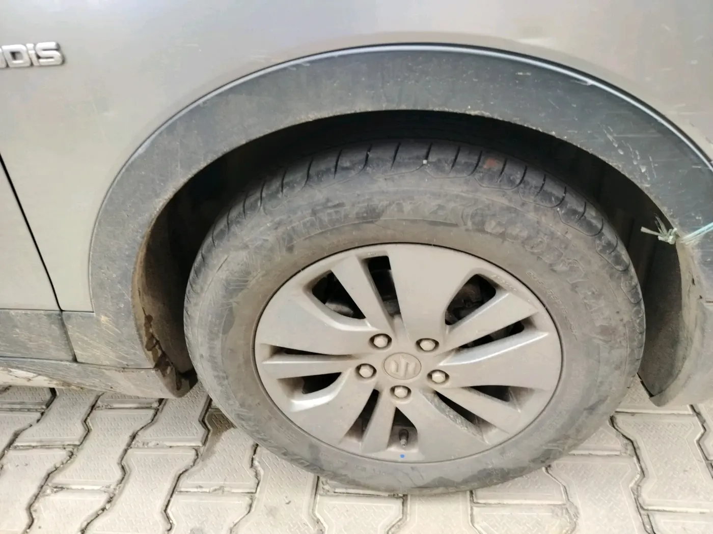 2016 Maruti S Cross ZETA 1.3, Diesel, Manual, 1,29,218 km, tyre