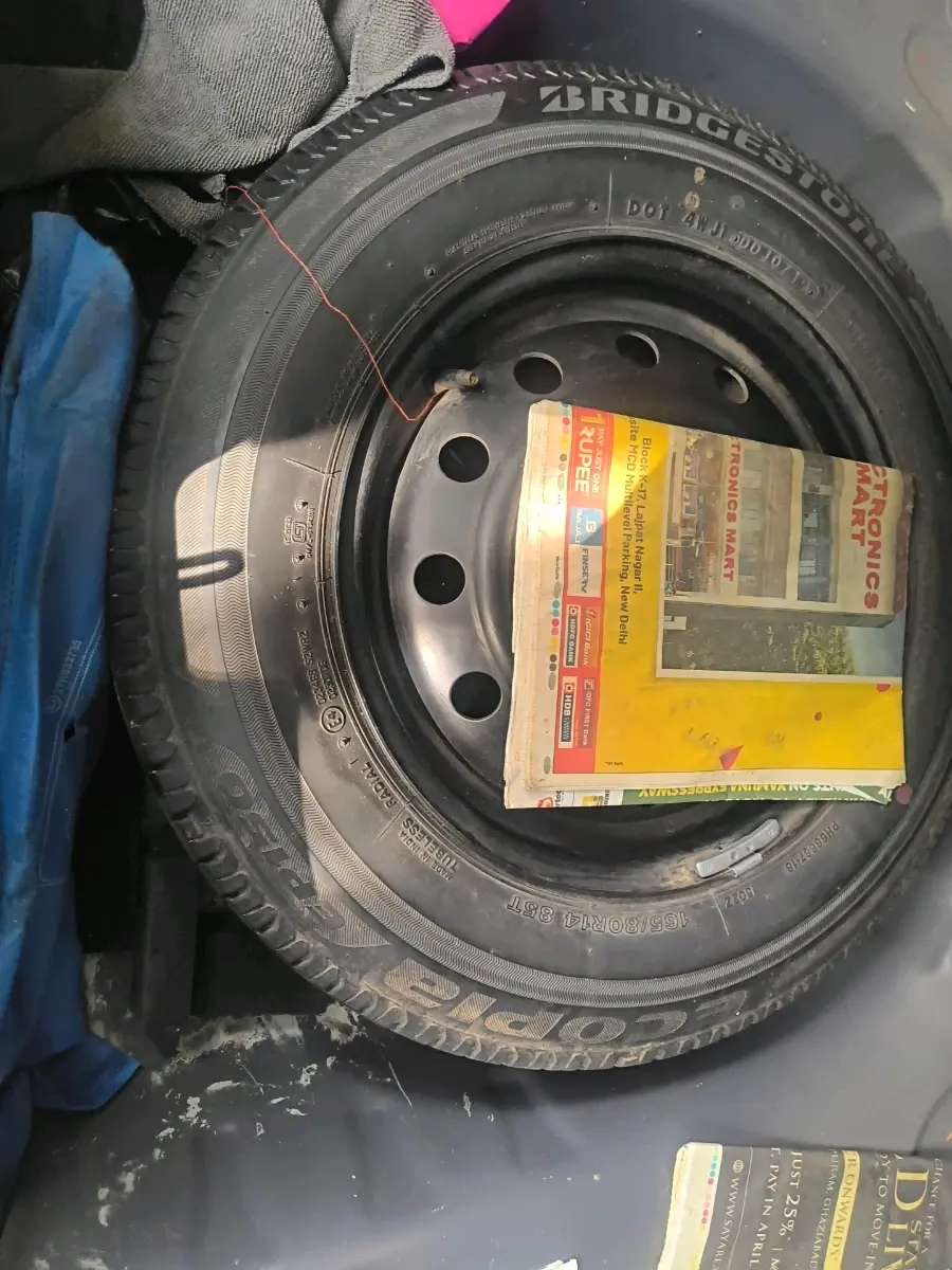 2019 Maruti Dzire VXI, Petrol, Manual, 93,604 km, tyre