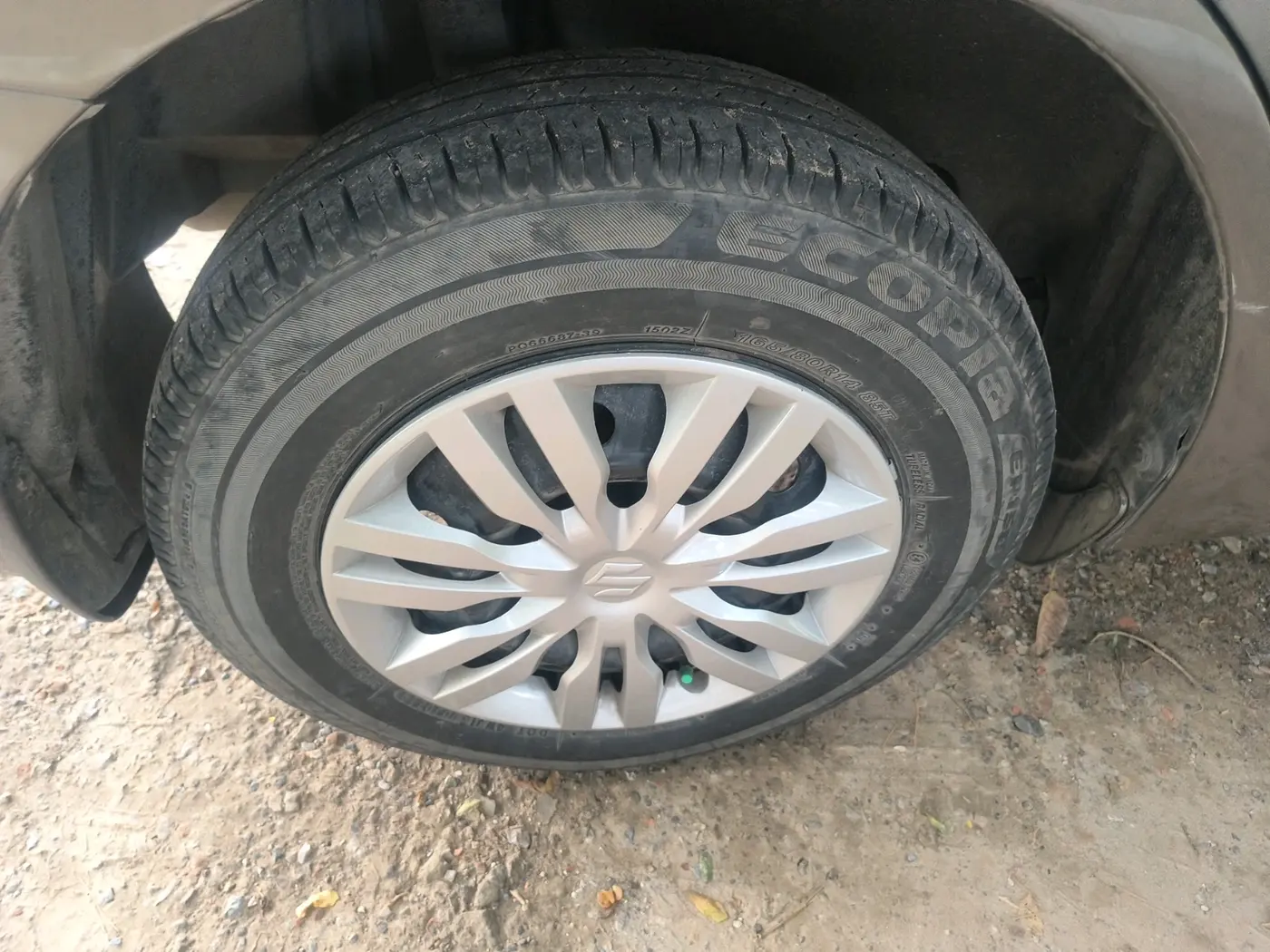 2019 Maruti Dzire VXI, Petrol, Manual, 93,604 km, tyre