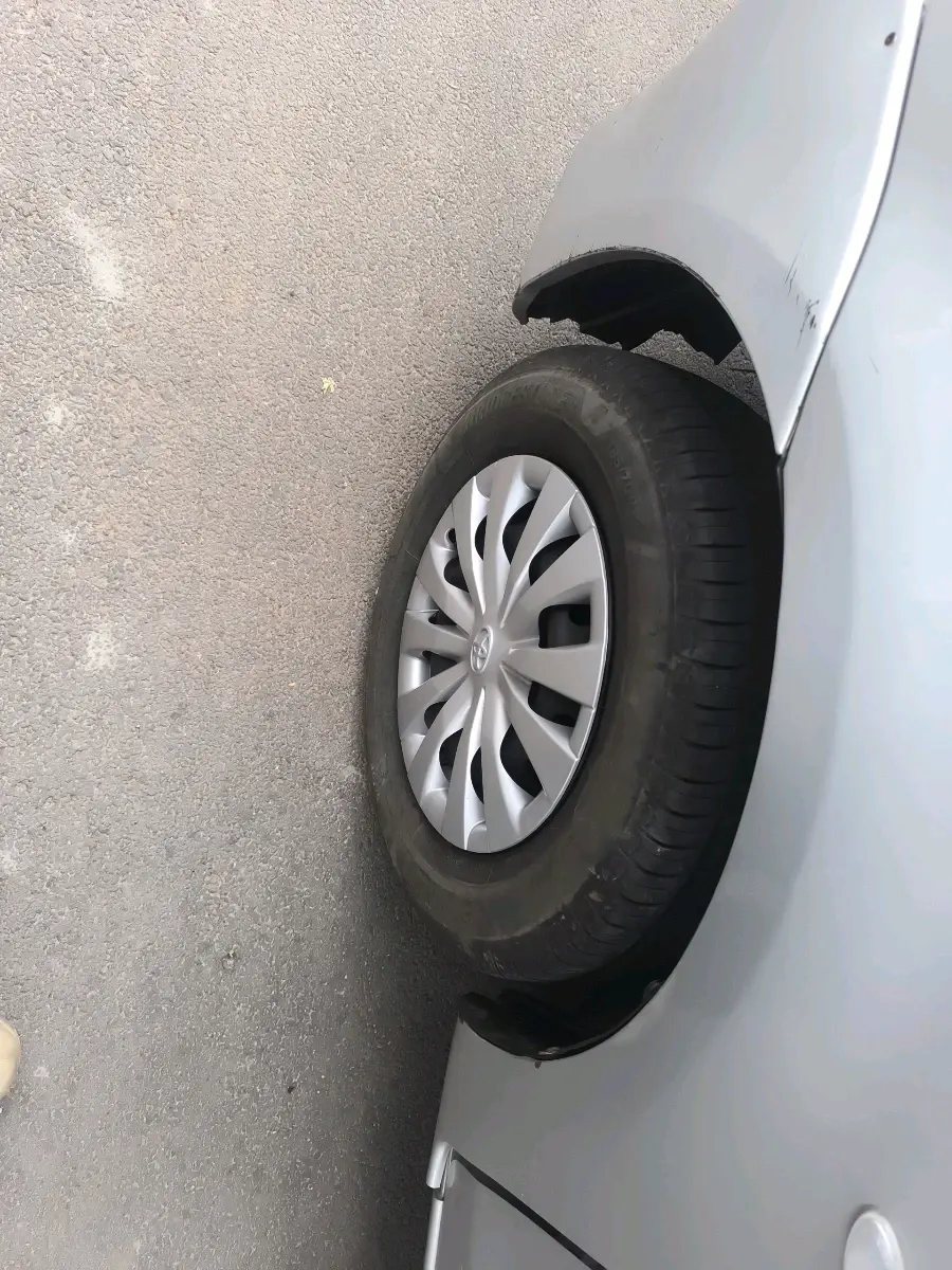 2013 Toyota Etios Liva G, Petrol, Manual, 63,838 km, tyre