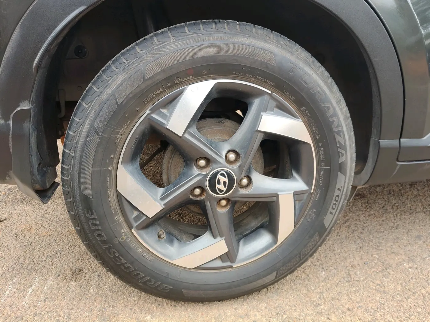 2019 Hyundai VENUE SX PLUS 1.0 TURBO DCT, Petrol, Automatic, 1,10,264 km, tyre
