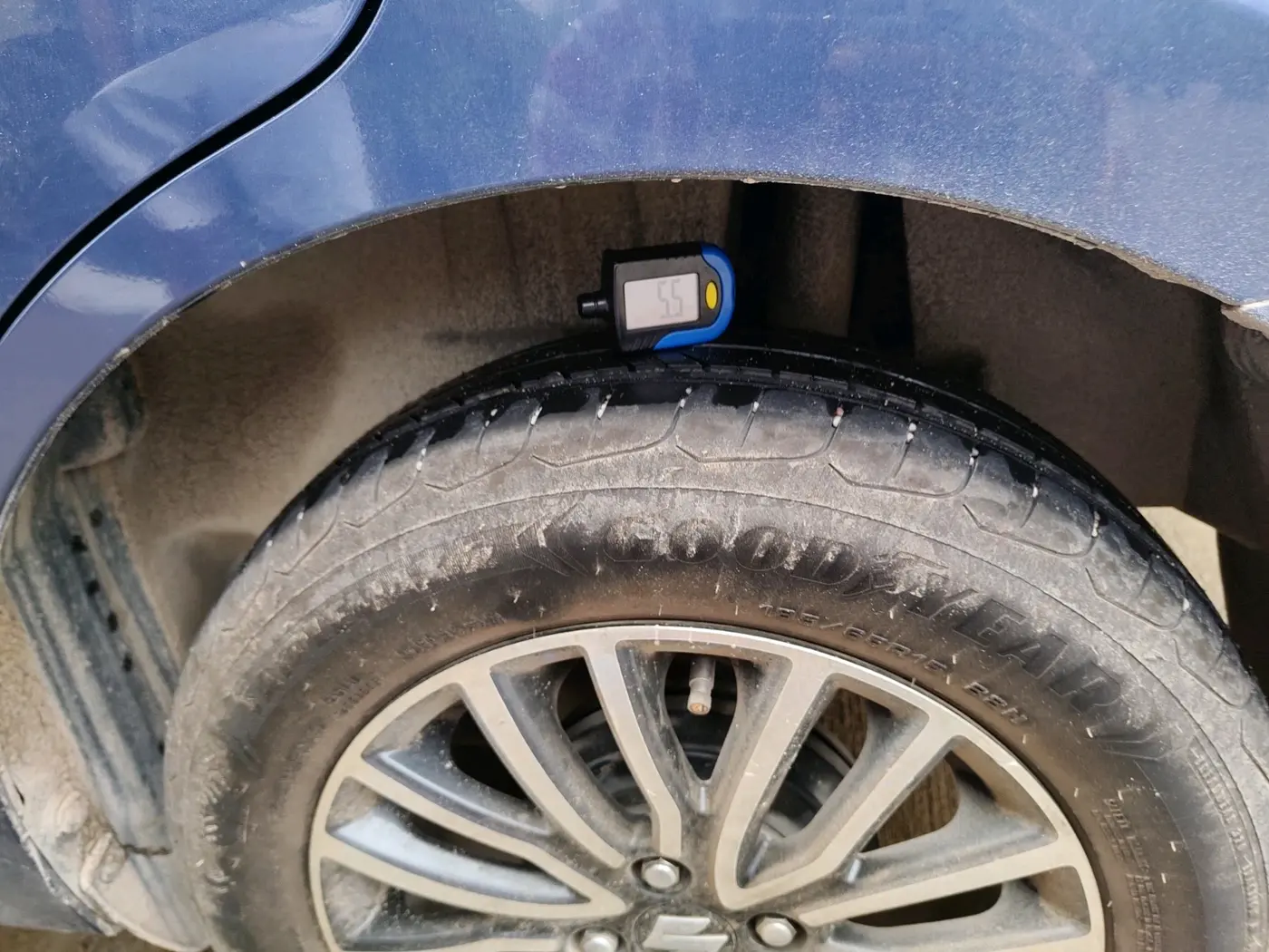 2017 Maruti Dzire ZXI PLUS AMT, Petrol, Automatic, 62,736 km, tyre