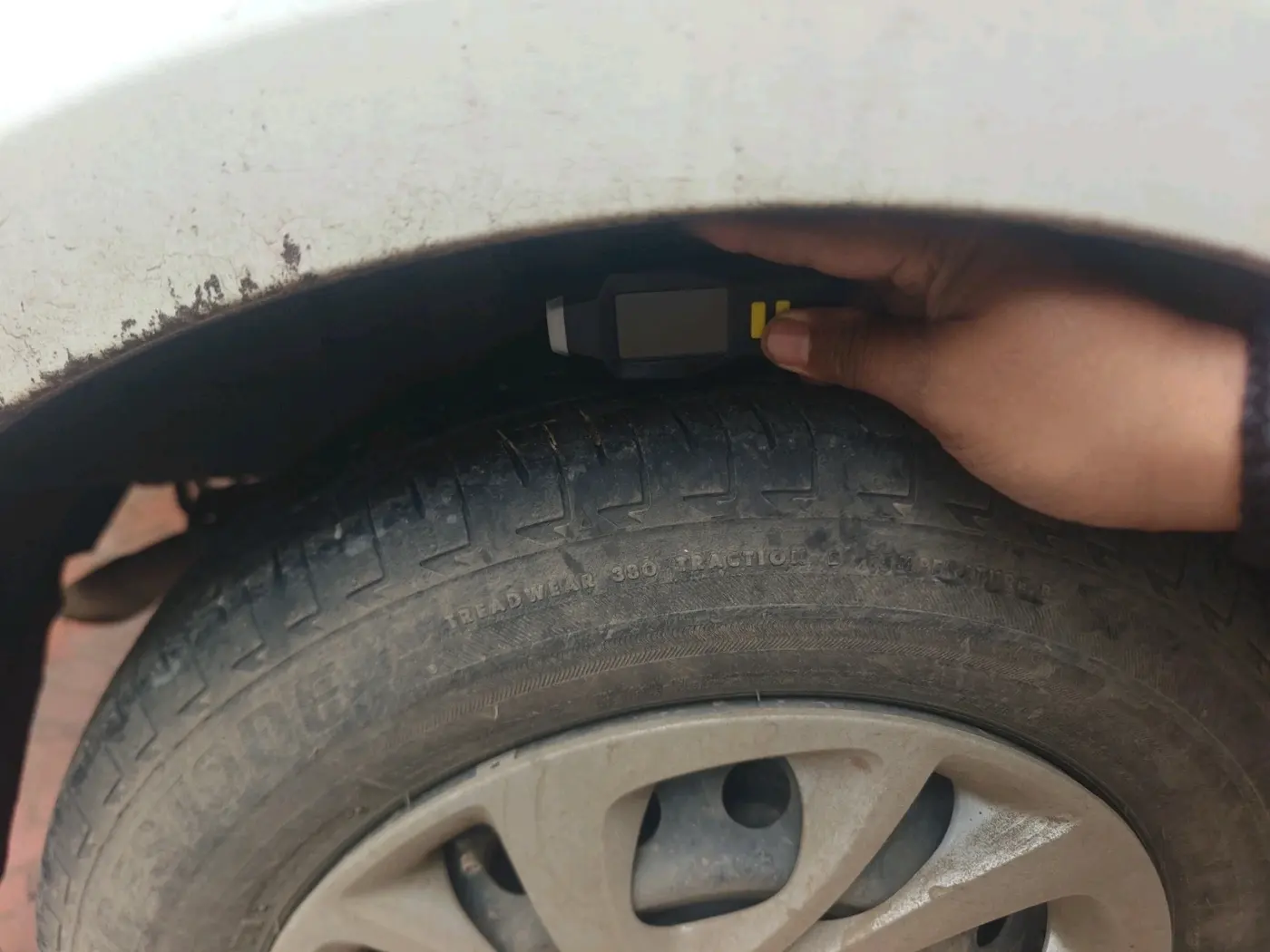 2023 Maruti Celerio VXI AMT, Petrol, Automatic, 16,889 km, tyre