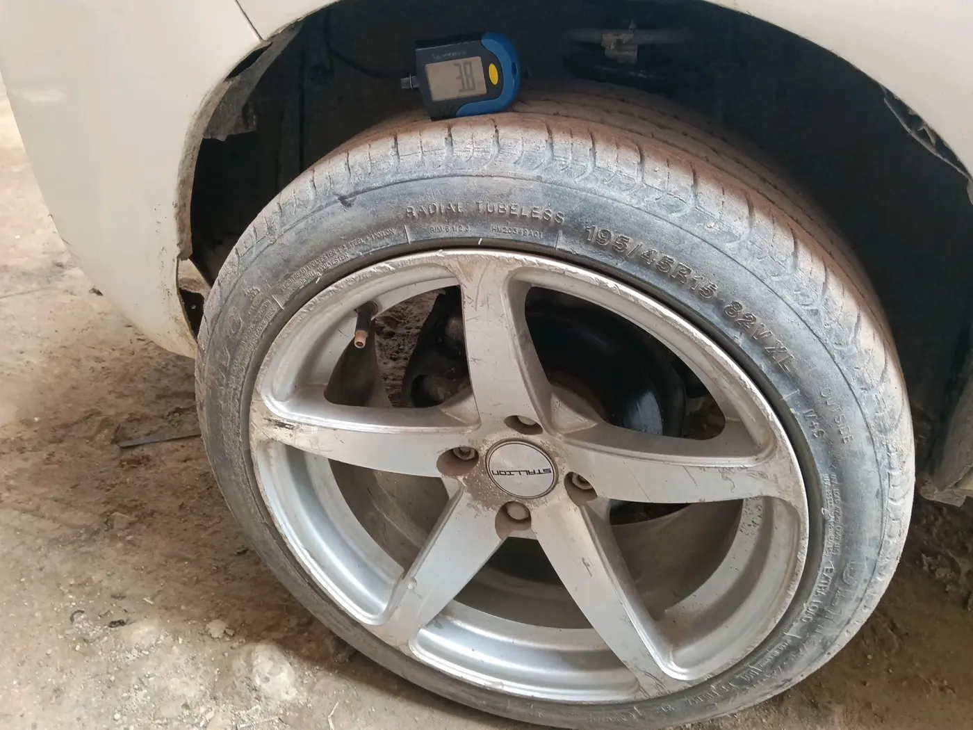 2020 Maruti Alto LXI CNG, CNG, Manual, 52,581 km, tyre