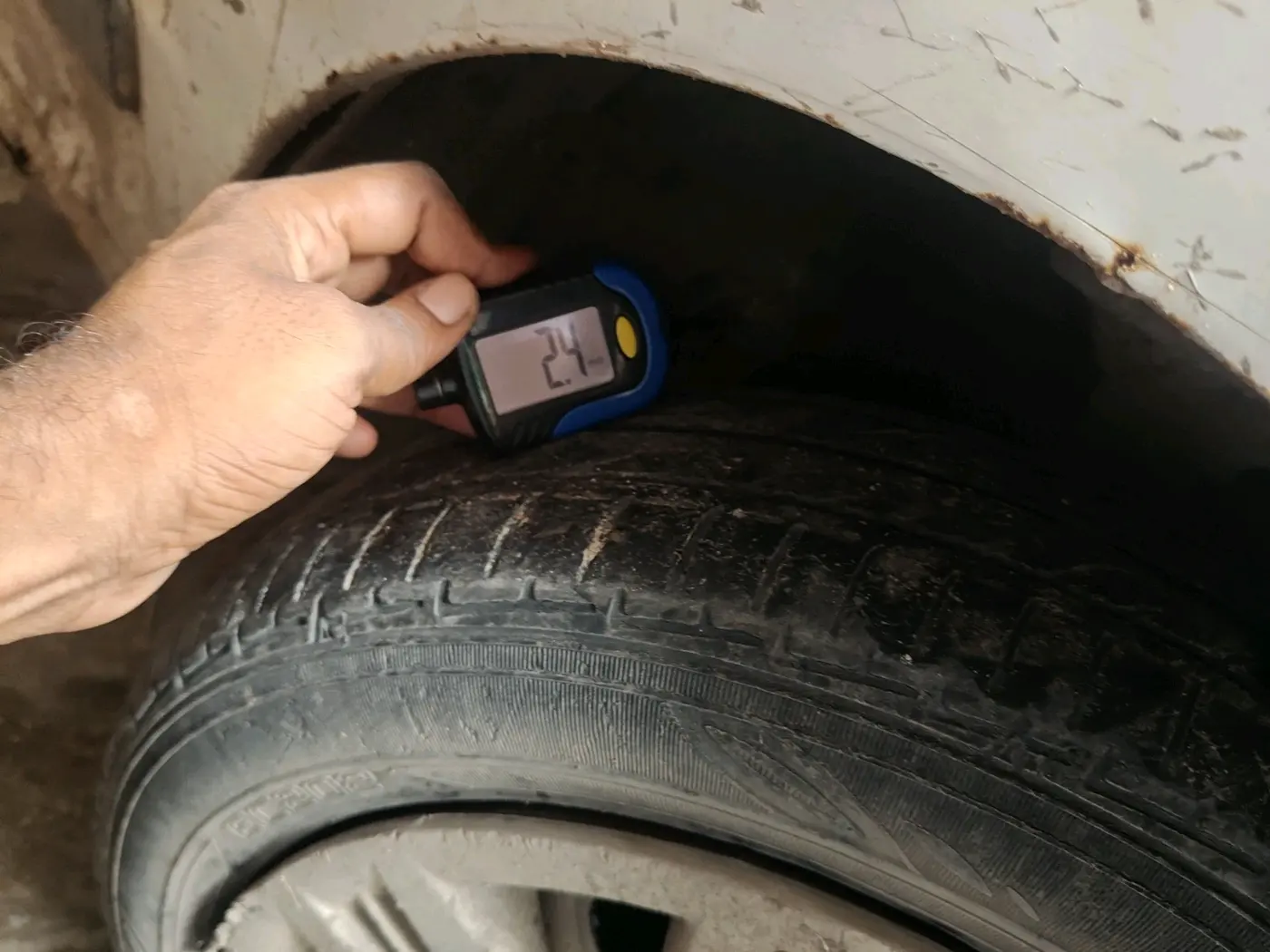 2011 Hyundai Santro Xing GL, CNG, Manual, 77,999 km, tyre