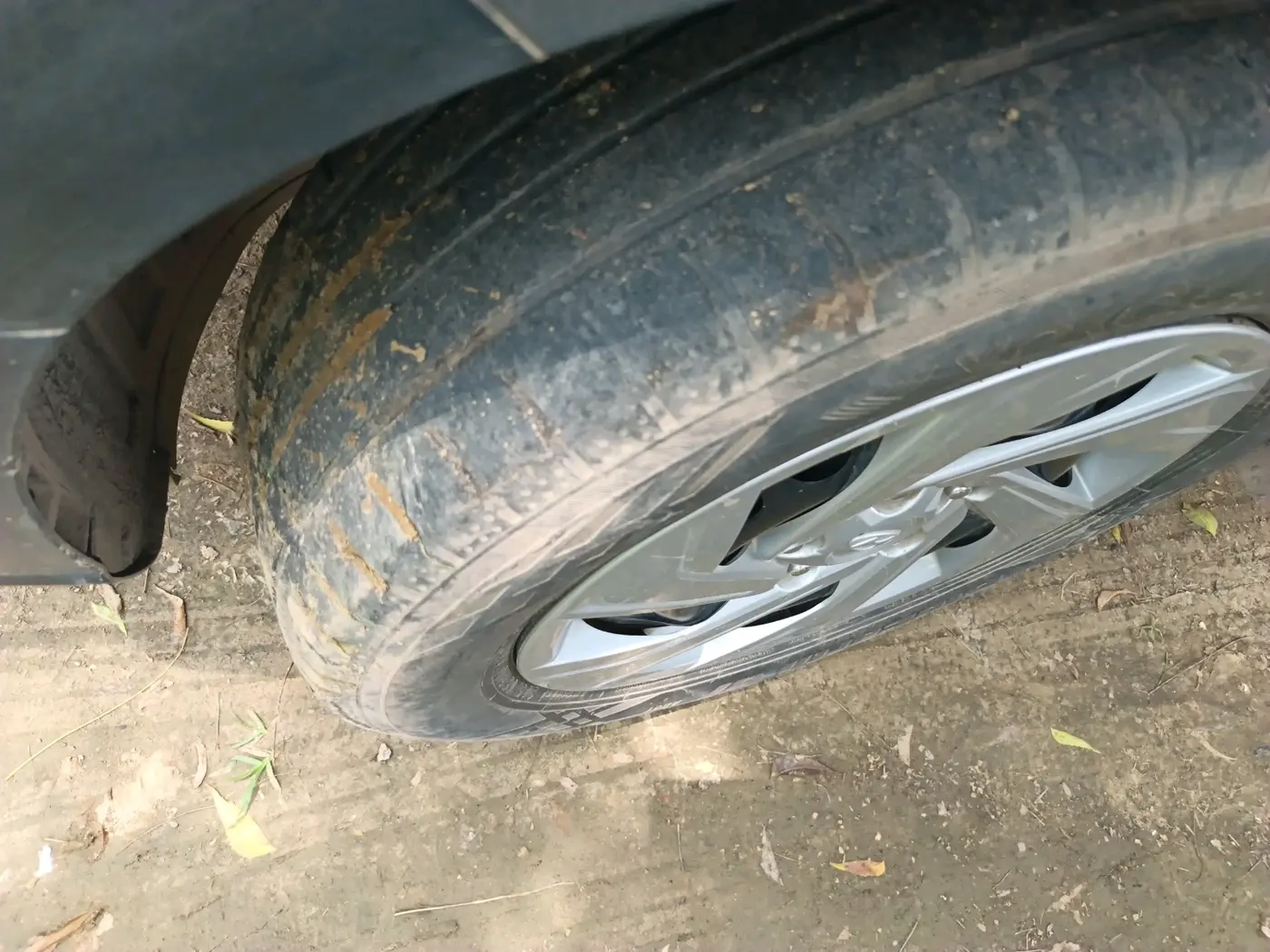 2020 Hyundai VENUE S 1.2, Petrol, Manual, 56,832 km, tyre
