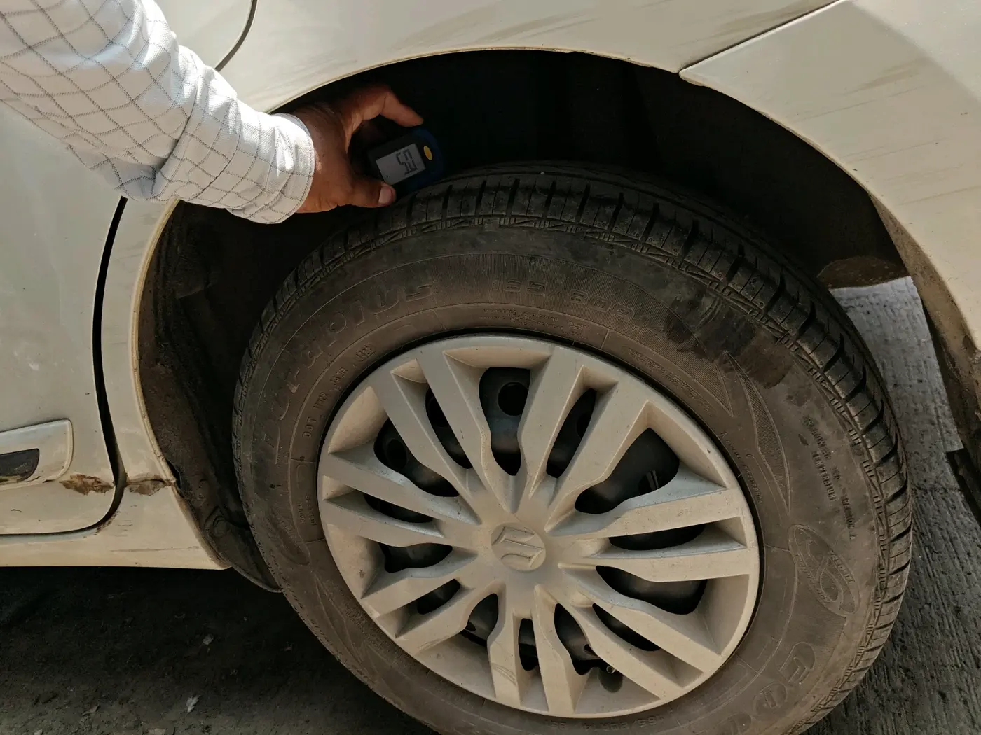 2019 Maruti Dzire VXI, Petrol, Manual, 64,380 km, tyre