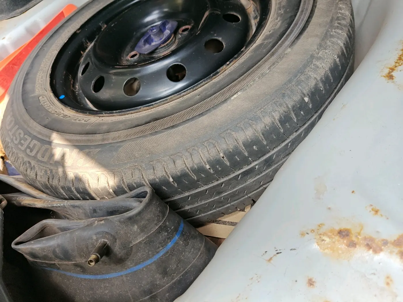 2019 Maruti Dzire VXI, Petrol, Manual, 64,380 km, tyre
