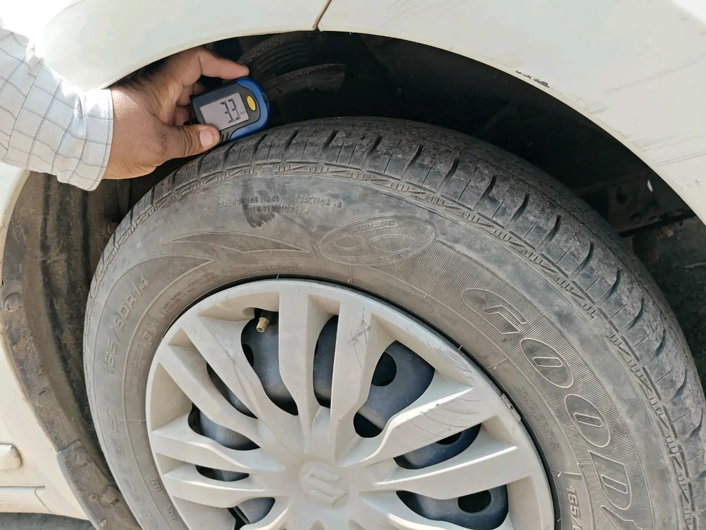 2019 Maruti Dzire VXI, Petrol, Manual, 64,380 km, tyre