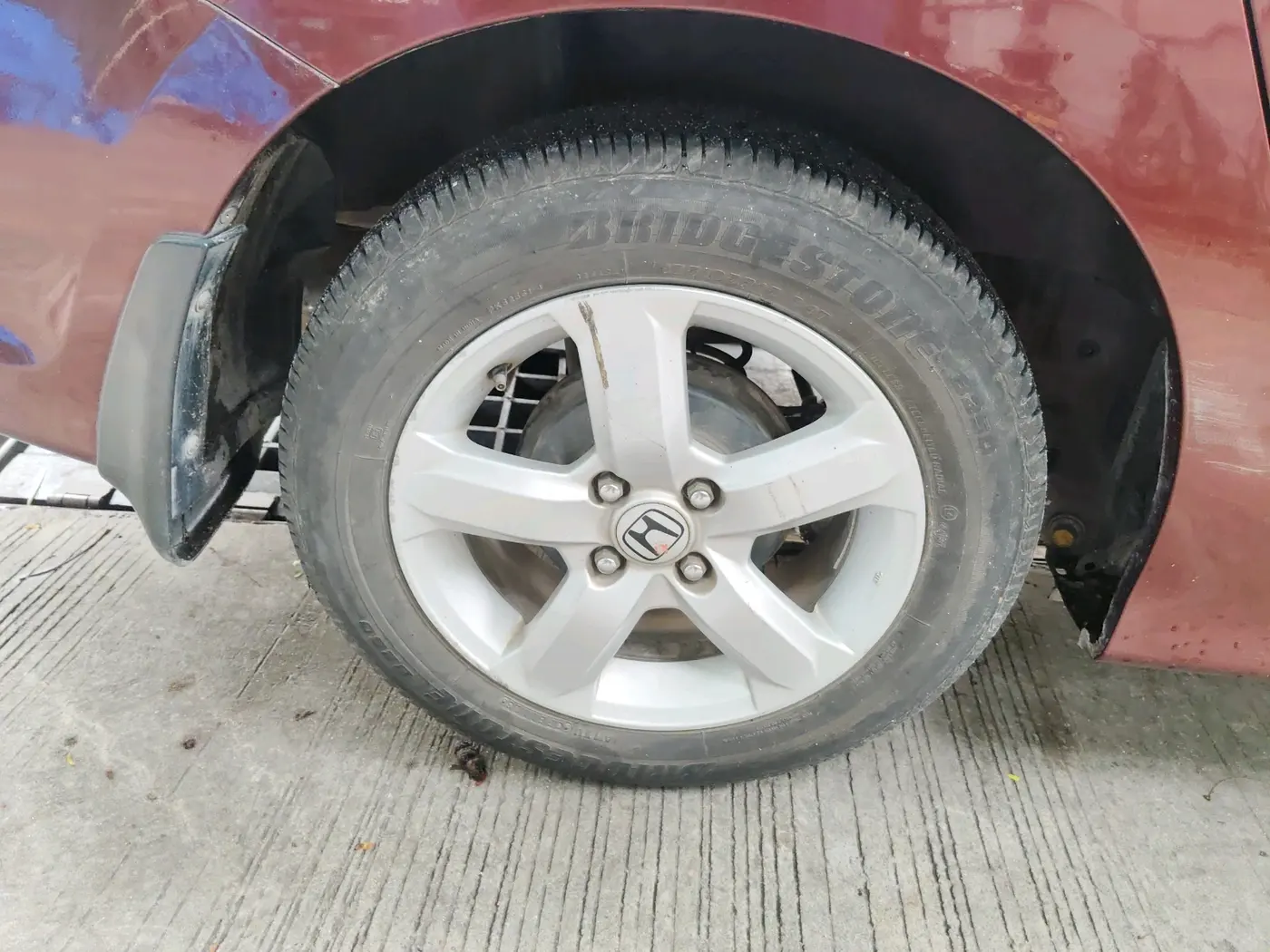 2013 Honda City 1.5L I-VTEC S AT, Petrol, Automatic, 1,16,149 km, tyre
