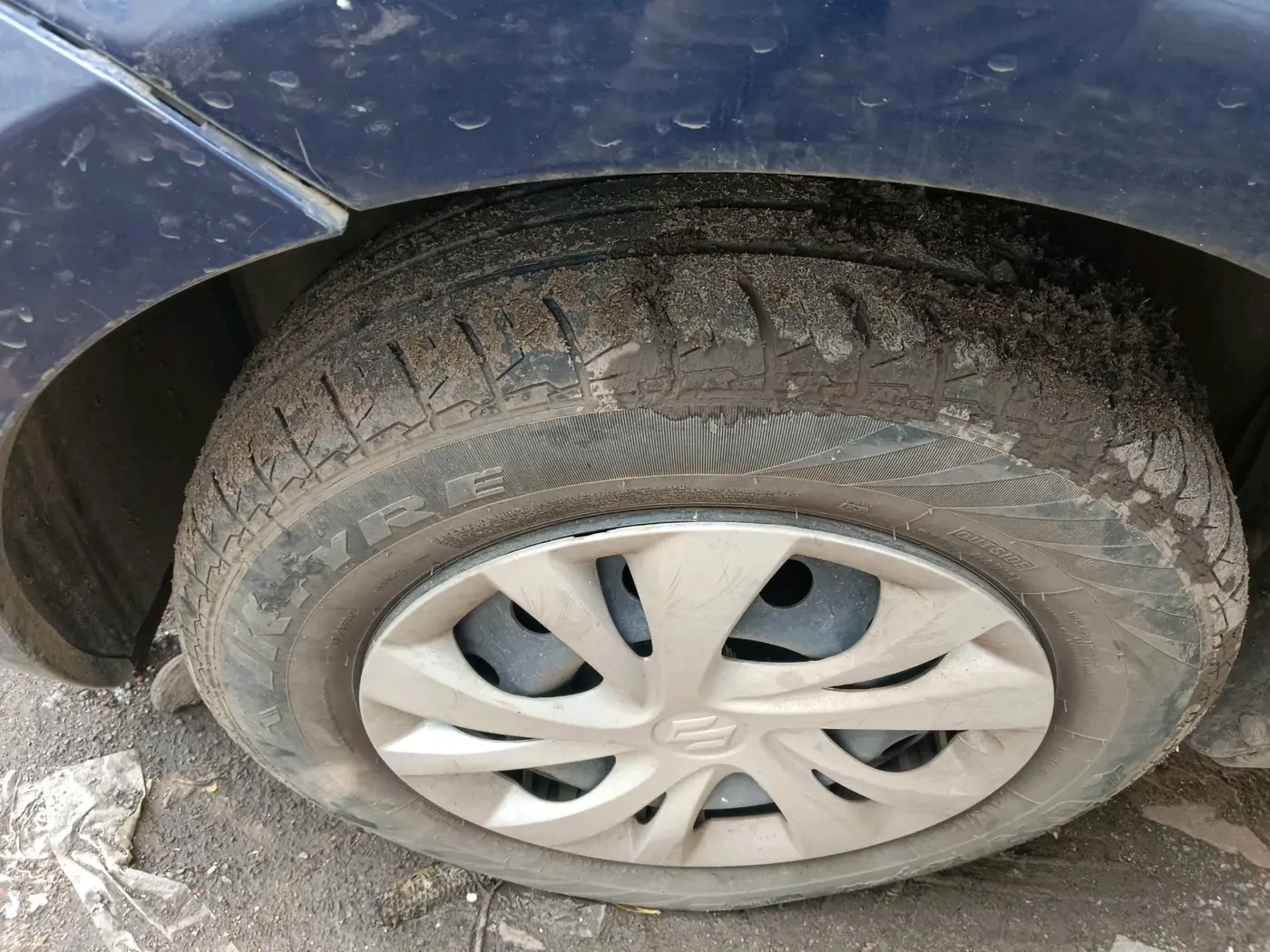 2023 Maruti Swift VXI, Petrol, Manual, 47,426 km, tyre
