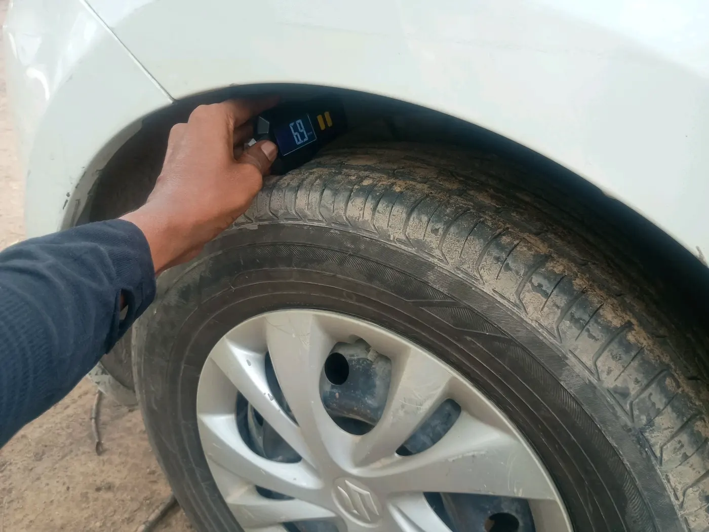 2018 Maruti Swift VXI AMT, Petrol, Automatic, 29,716 km, tyre