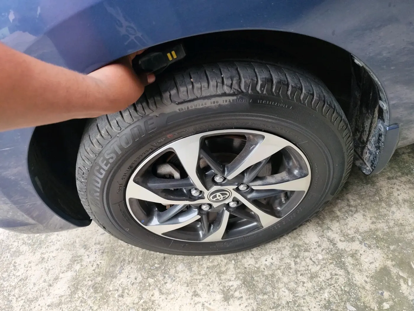 2023 Toyota RUMION V AT , Petrol, Automatic, 38,927 km, tyre
