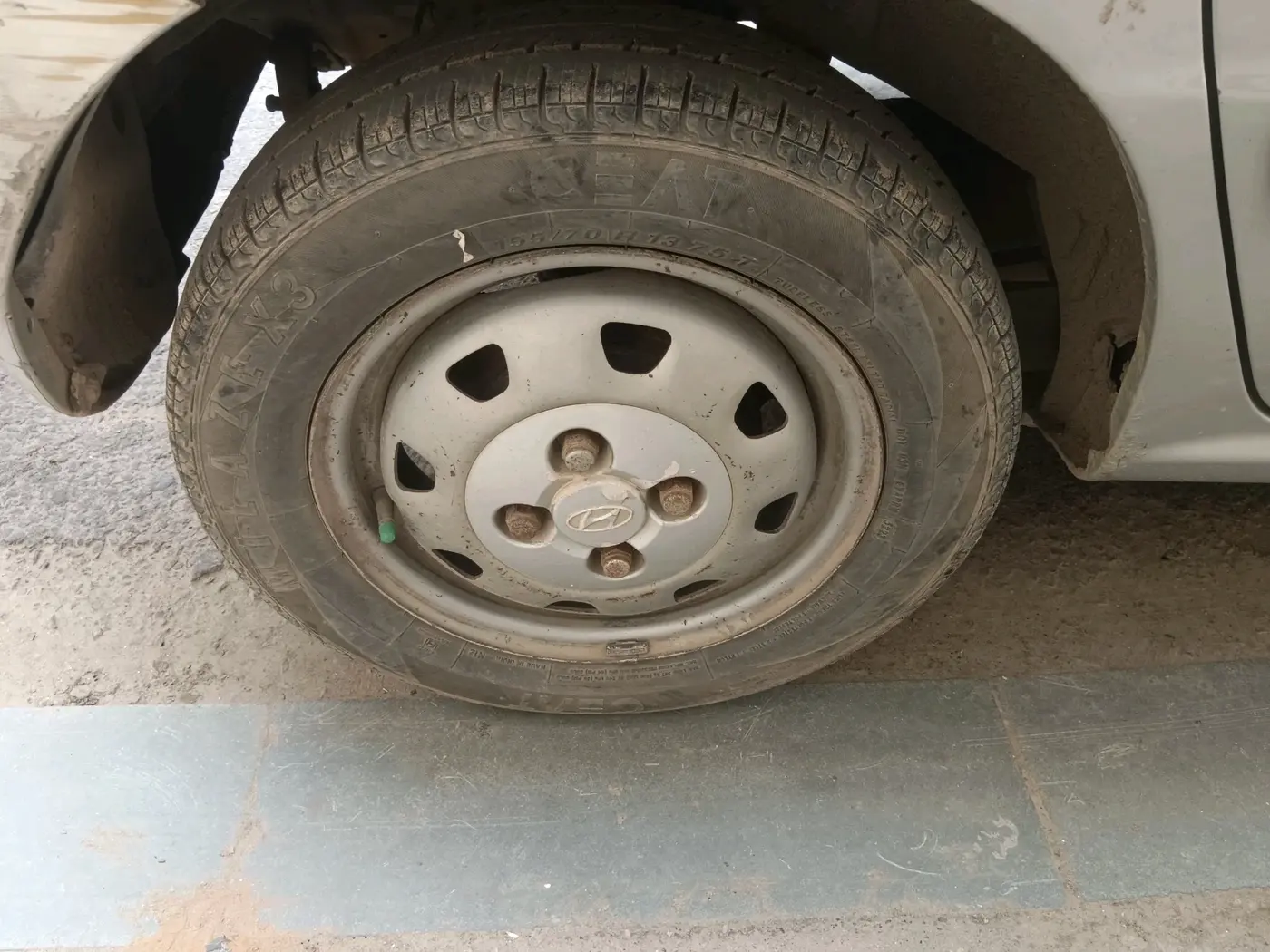 2012 Hyundai Santro Xing GL PLUS, Petrol, Manual, 83,600 km, tyre
