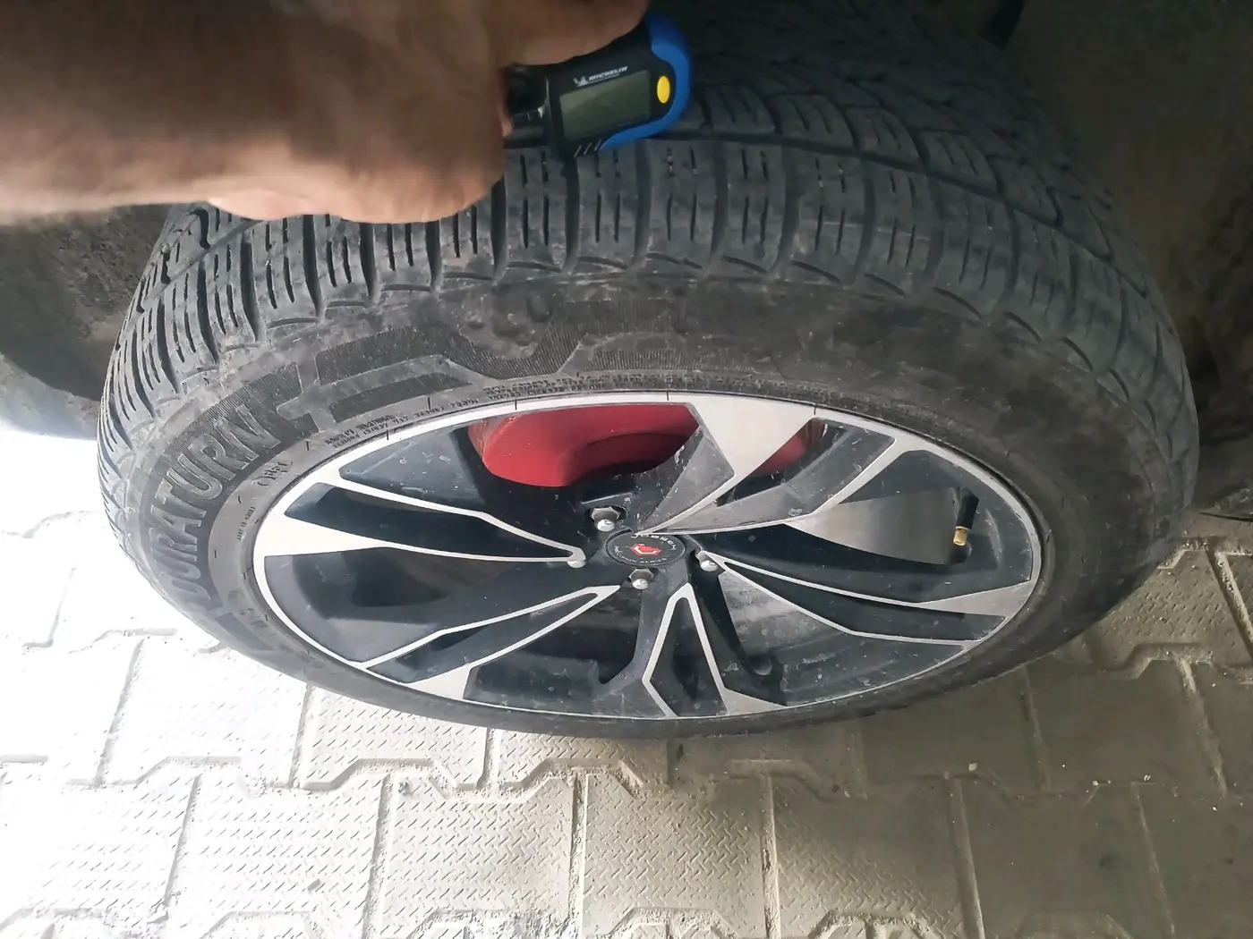 2021 Tata Harrier XT PLUS 2.0L KRYOTEC, Diesel, Manual, 77,262 km, tyre