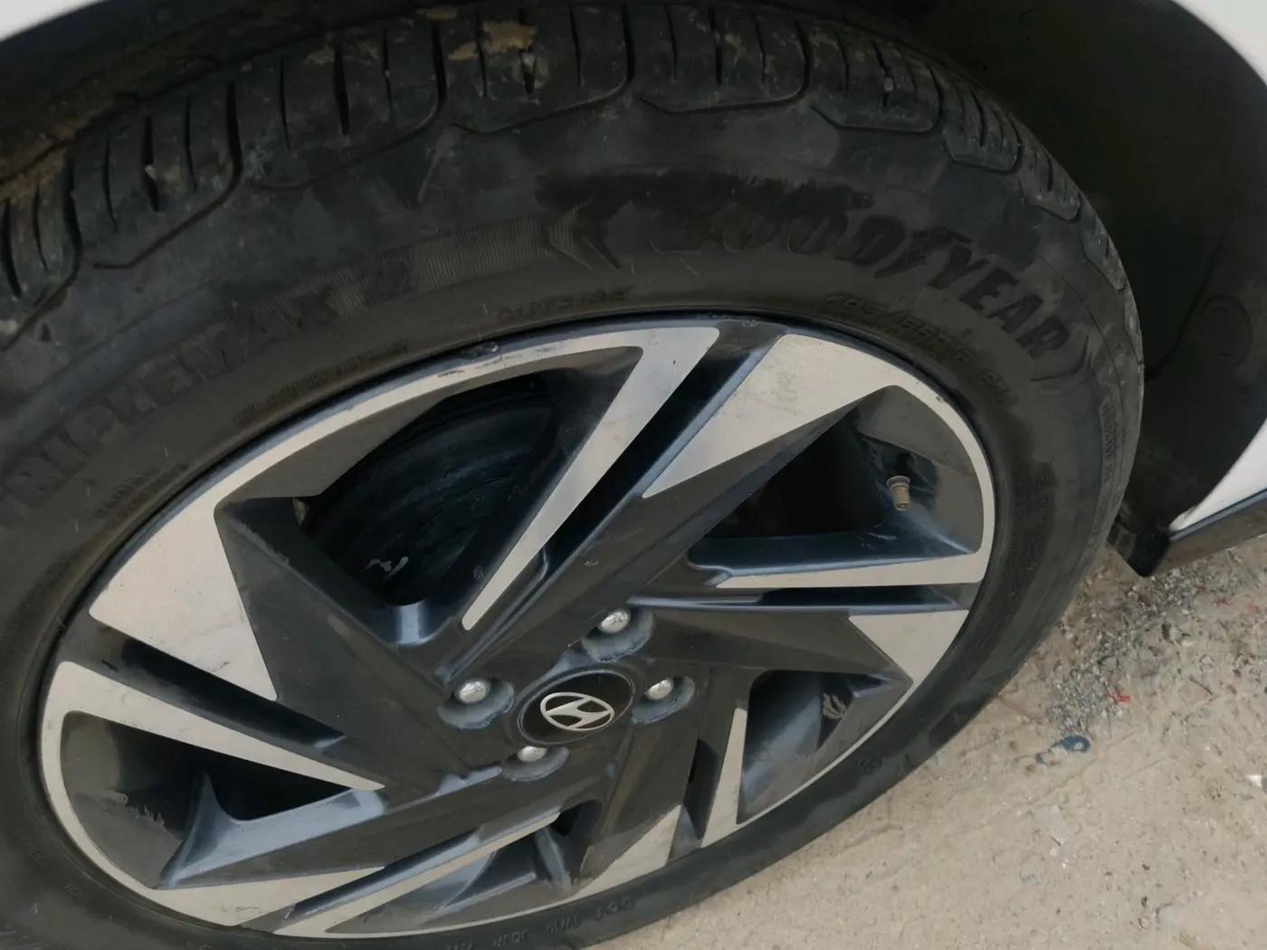 2023 Hyundai NEW I20 ASTA (O) 1.2 MT, Petrol, Manual, 43,961 km, tyre