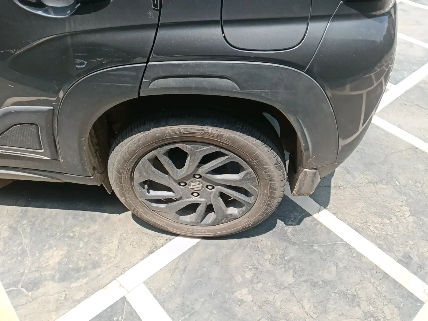 2024 Maruti FRONX DELTA PLUS 1.2L AGS, Petrol, Automatic, 19,461 km, tyre