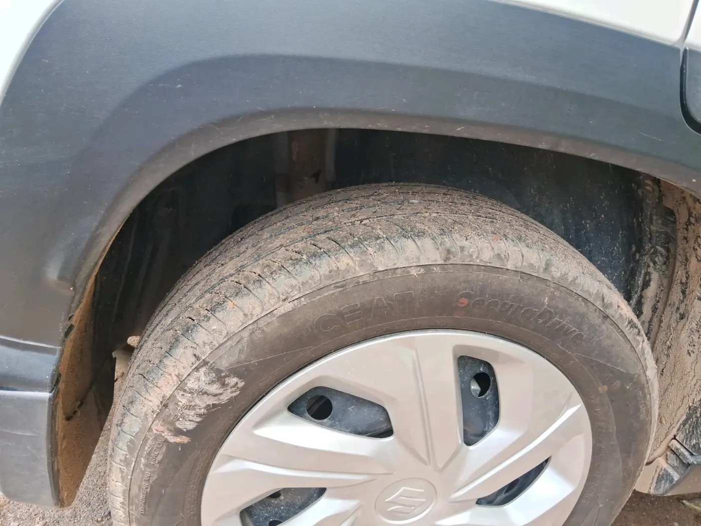 2026 Maruti Victoris Lxi 1.5 CNG MT, CNG, Manual, 3,914 km, tyre