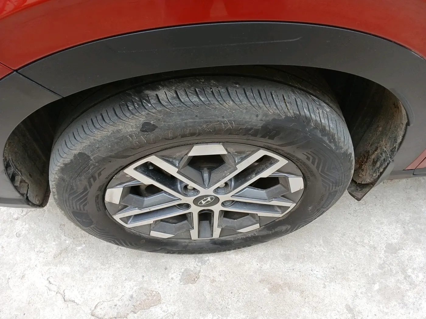 2023 Hyundai VENUE SX (O) 1.0 TURBO DCT, Petrol, Automatic, 40,104 km, tyre