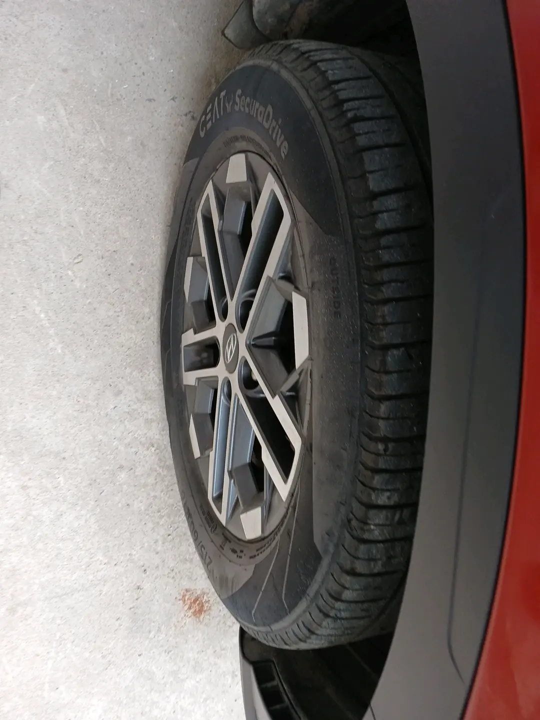 2023 Hyundai VENUE SX (O) 1.0 TURBO DCT, Petrol, Automatic, 40,104 km, tyre