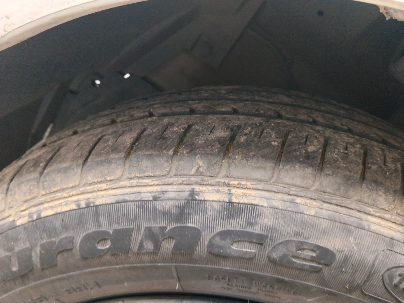 2013 Maruti Ertiga ZXI, Petrol, Manual, 56,605 km, tyre