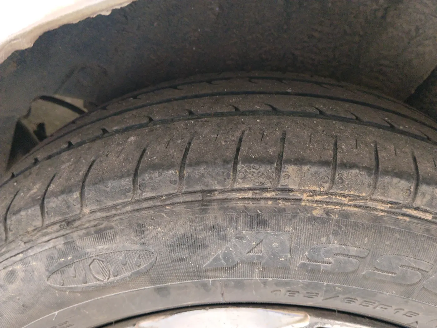 2013 Maruti Ertiga ZXI, Petrol, Manual, 56,605 km, tyre