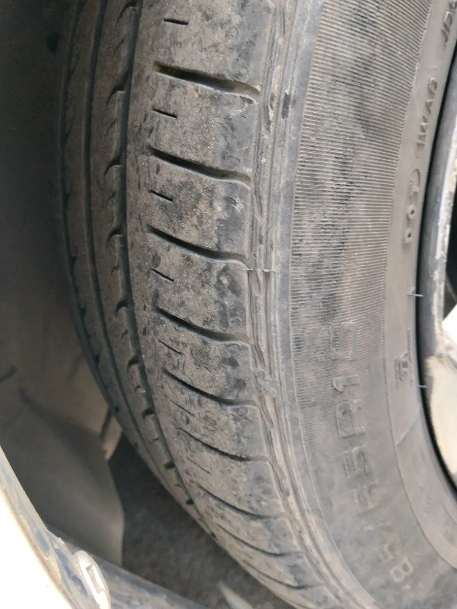2013 Maruti Ertiga ZXI, Petrol, Manual, 56,605 km, tyre
