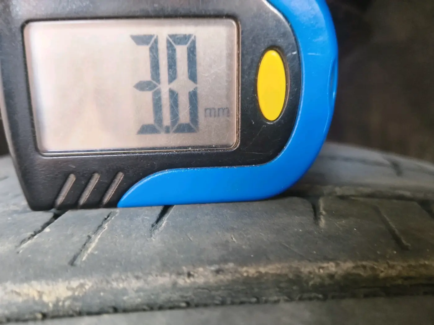 2013 Mahindra Quanto C2, Diesel, Manual, 1,74,529 km, tyre