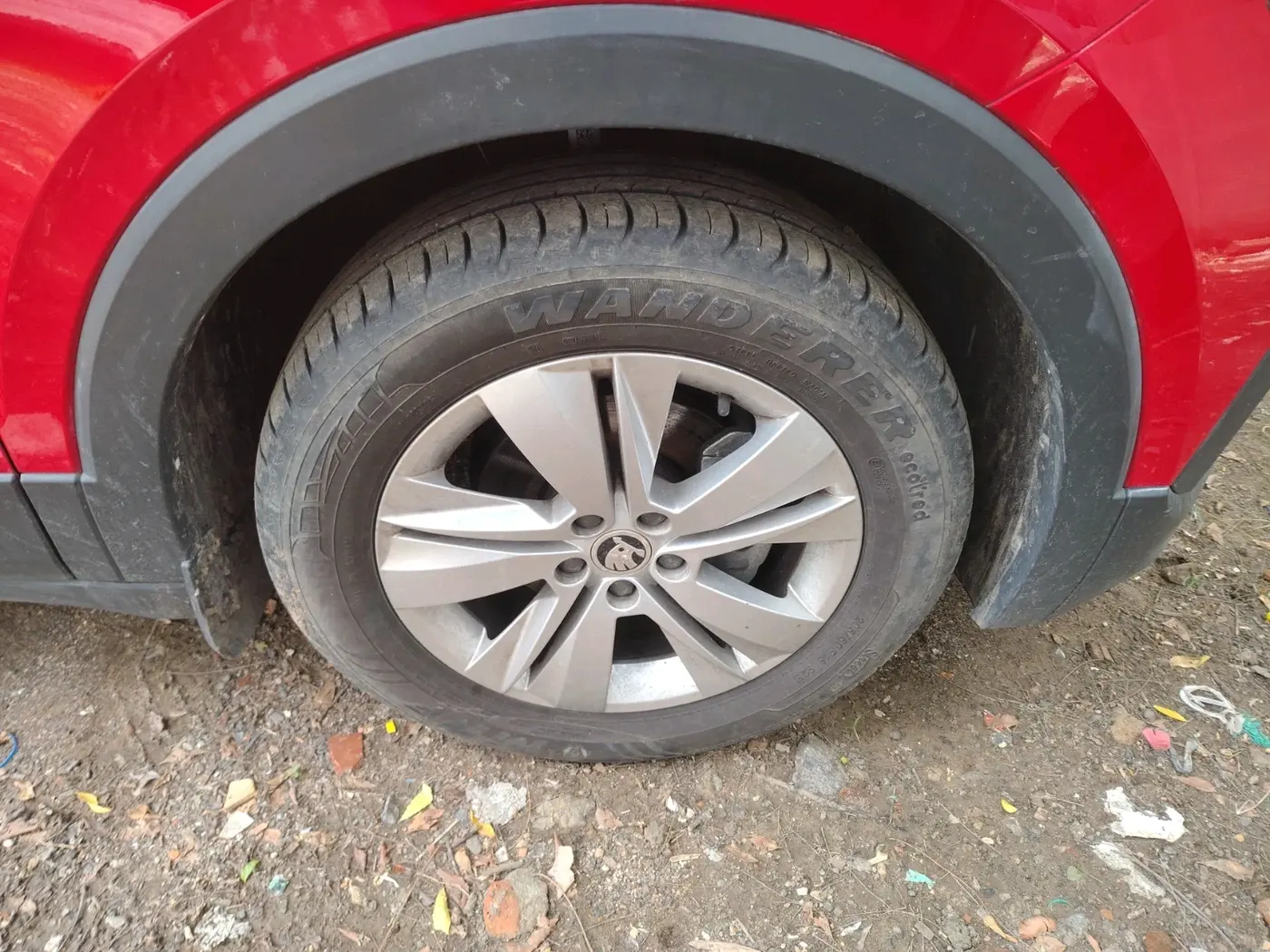 2023 Skoda KUSHAQ AMBITION 1.0L TSI MT, Petrol, Manual, 7,020 km, tyre
