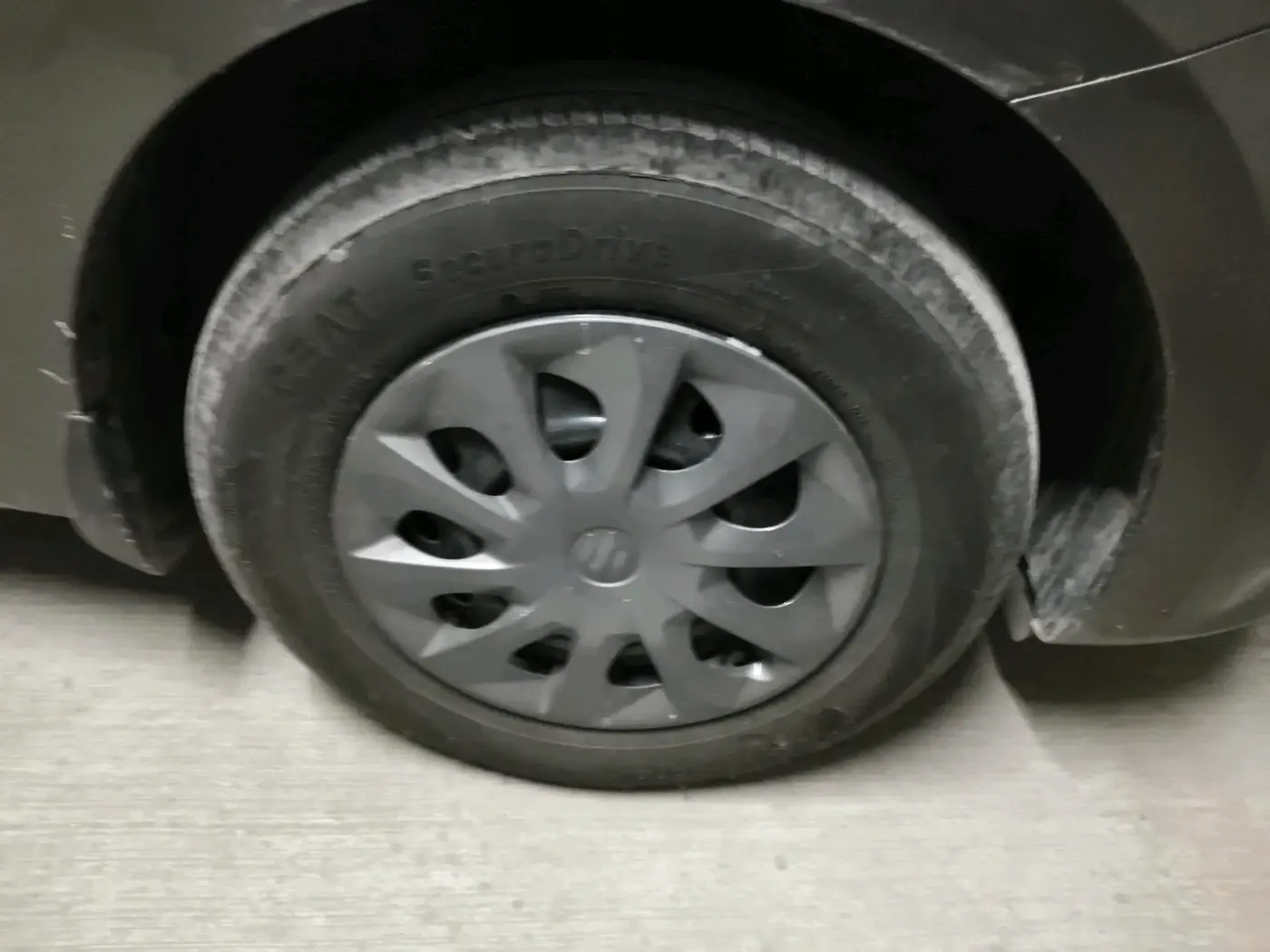 2025 Maruti Dzire VXi, Petrol, Manual, 9,619 km, tyre