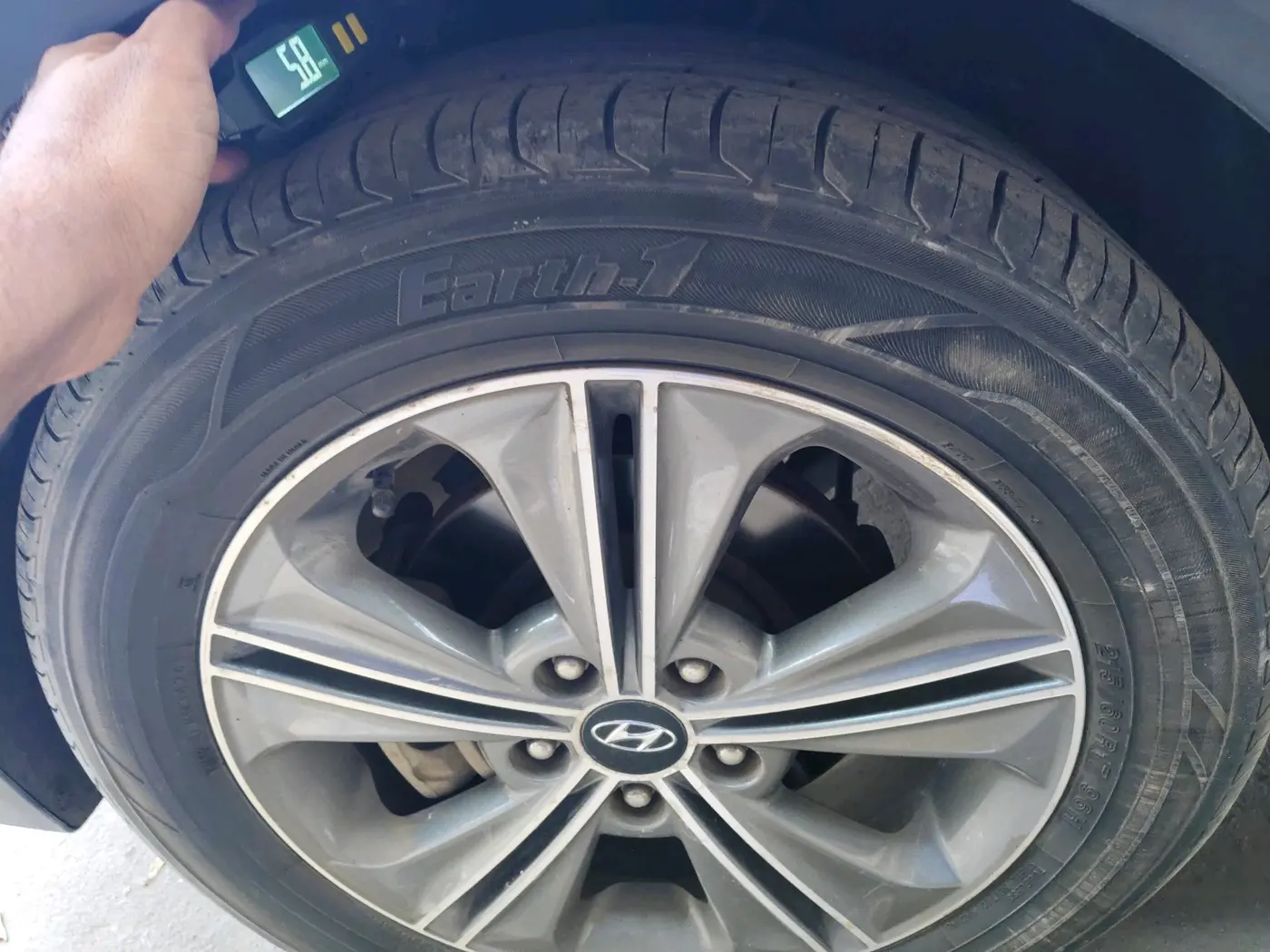 2016 Hyundai Creta SX PLUS AT 1.6 PETROL, Petrol, Automatic, 87,725 km, tyre