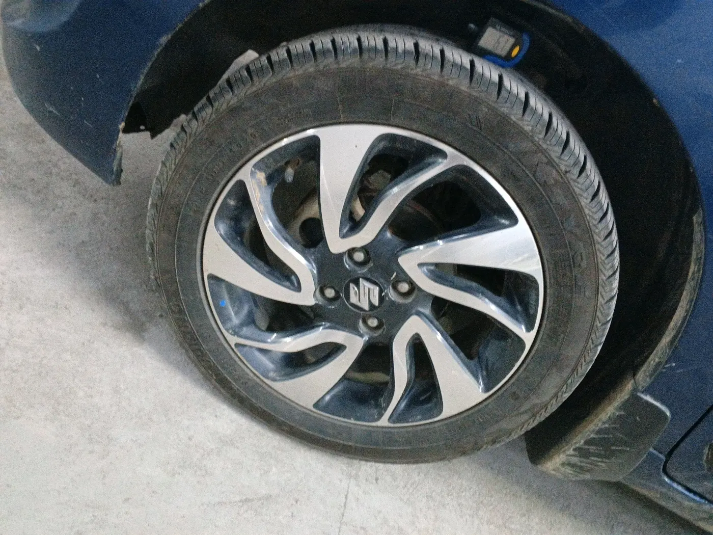 2020 Maruti Baleno ZETA PETROL 1.2, CNG, Manual, 75,763 km, tyre