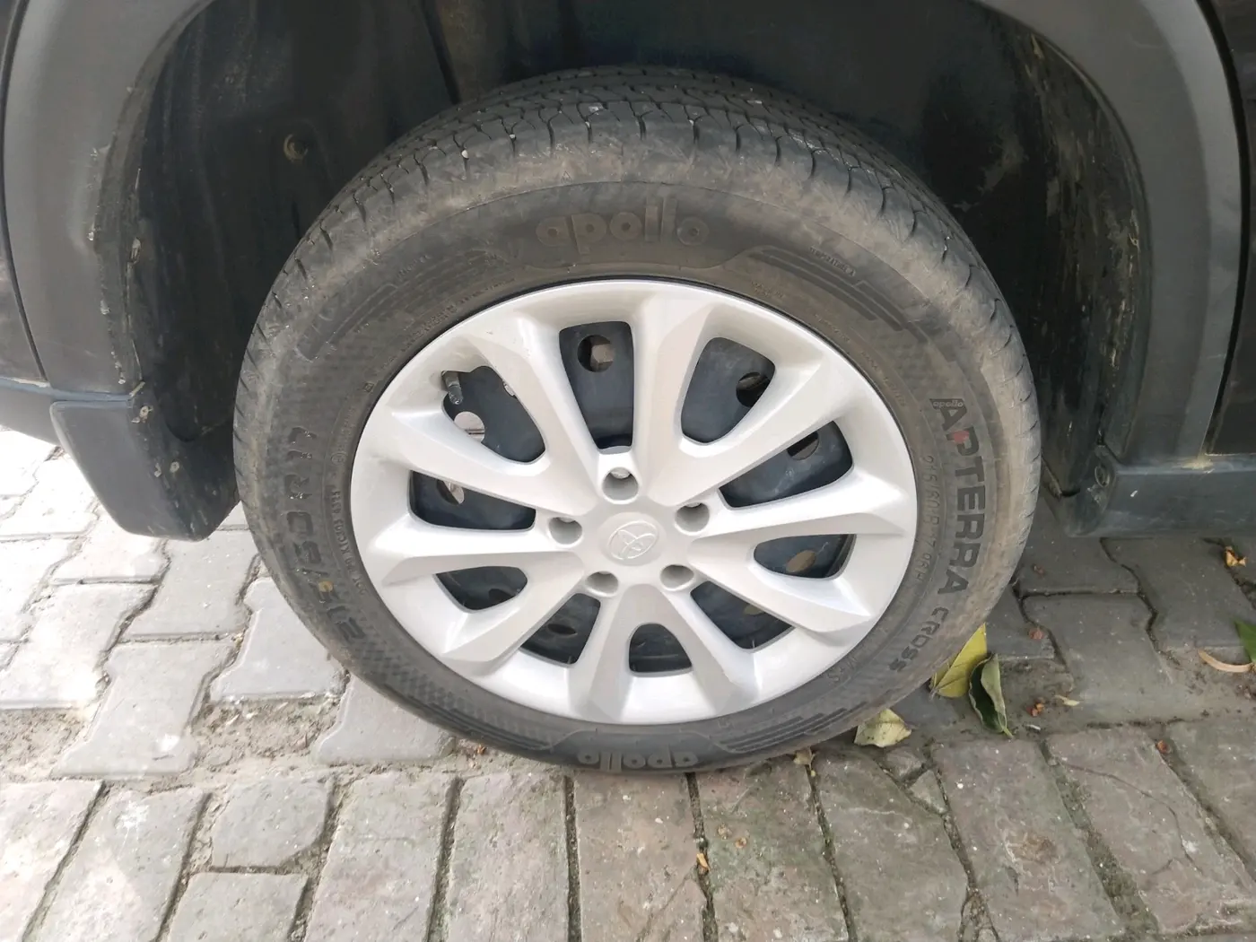 2026 Toyota URBAN CRUISER HYRYDER E NEO DRIVE, Petrol, Manual, 2,965 km, tyre