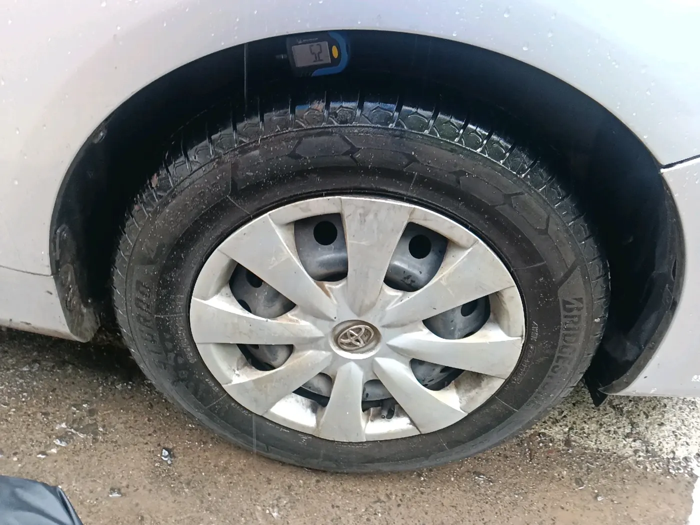 2010 Toyota Corolla Altis G DIESEL, Diesel, Manual, 2,65,652 km, tyre