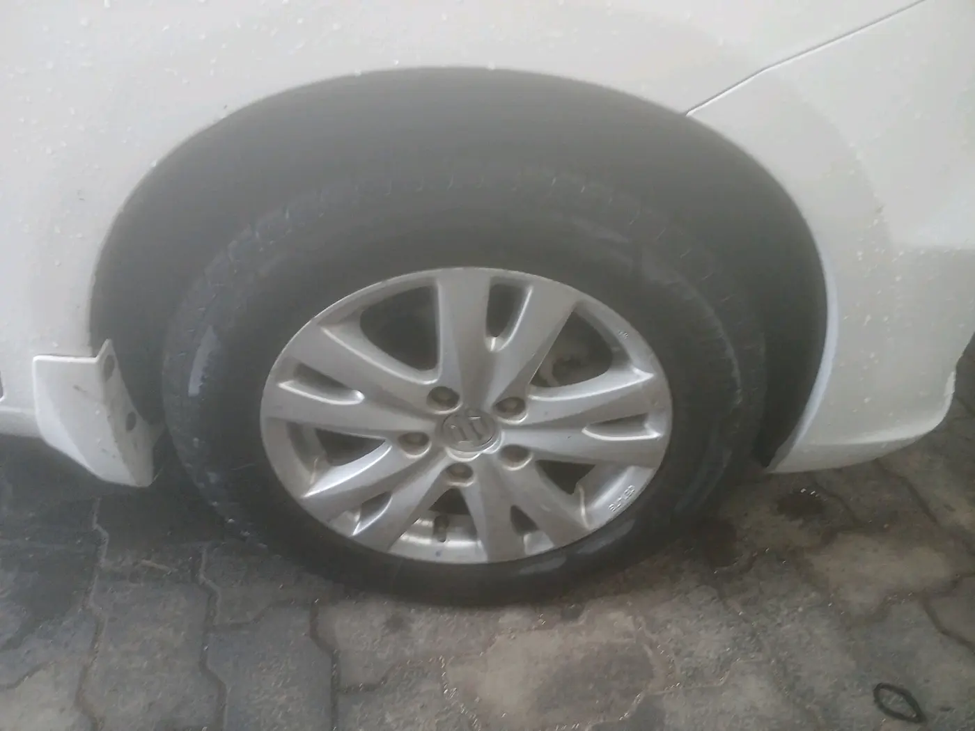2016 Maruti Ertiga ZDI + SHVS, Diesel, Manual, 2,21,362 km, tyre
