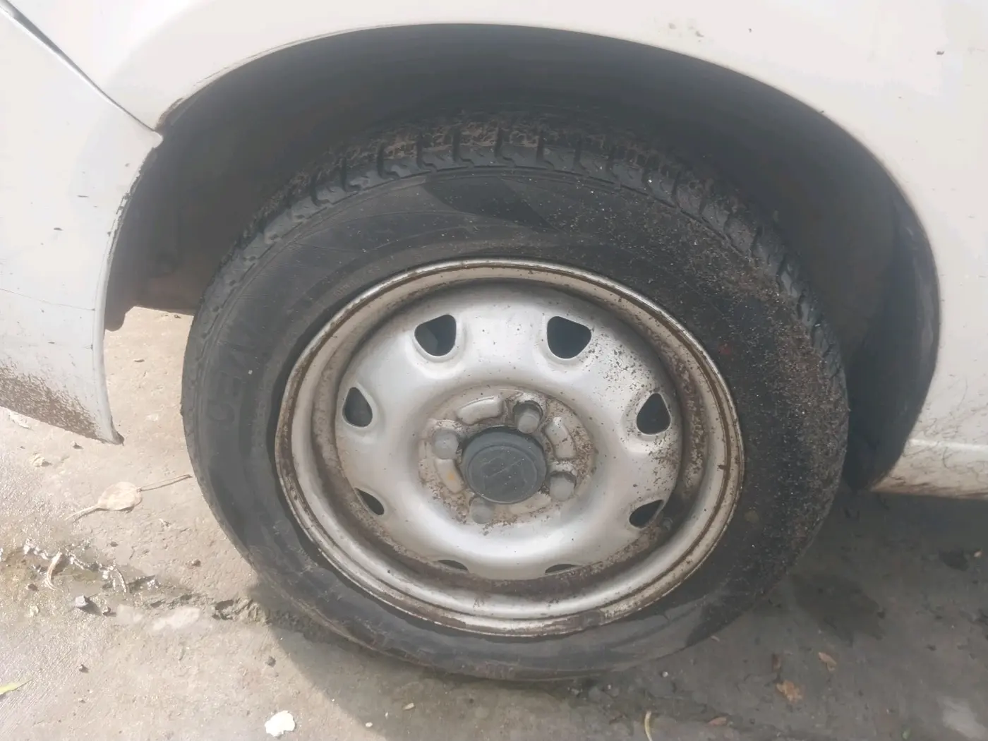2011 Maruti Alto K10 LXI, Petrol, Manual, 64,201 km, tyre