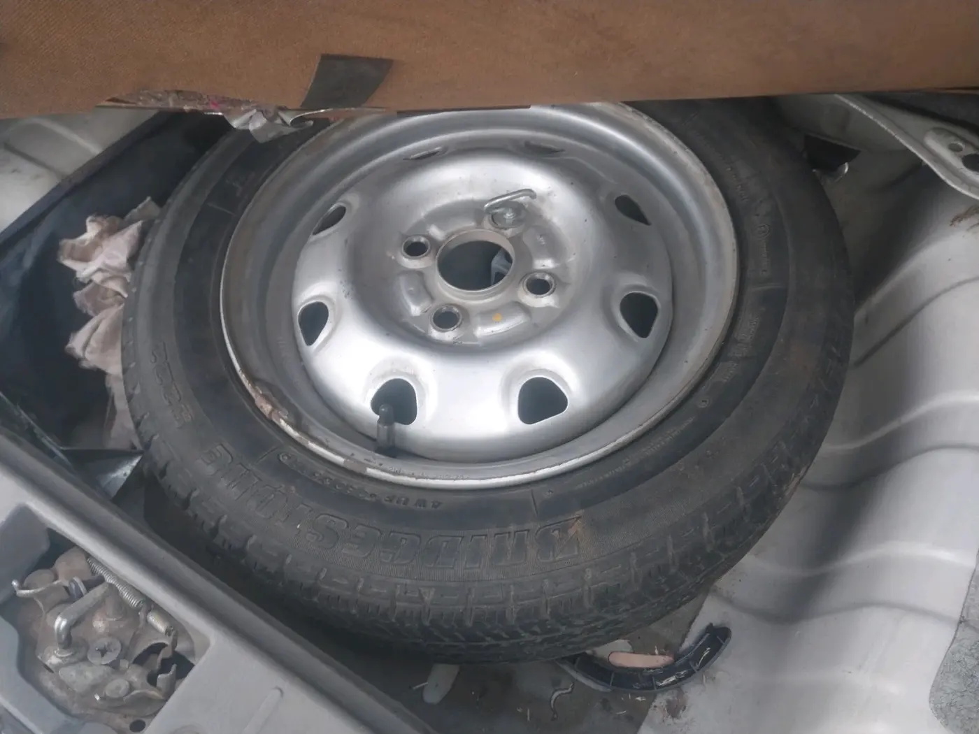 2011 Maruti Alto K10 LXI, Petrol, Manual, 64,201 km, tyre
