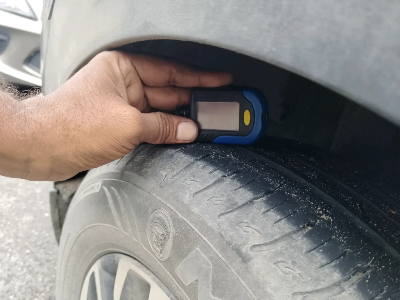 2022 KIA CARENS LUXURY PLUS 1.5 DIESEL AT 7 STR, Diesel, Automatic, 45,113 km, tyre