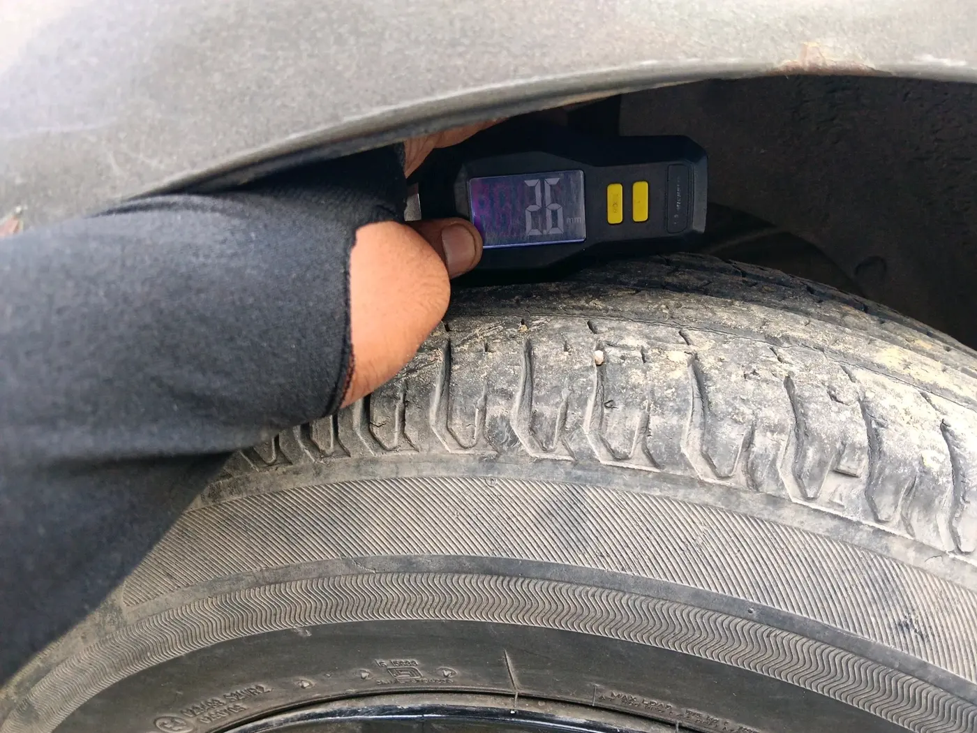 2018 Maruti Dzire LXI, Petrol, Manual, 37,534 km, tyre