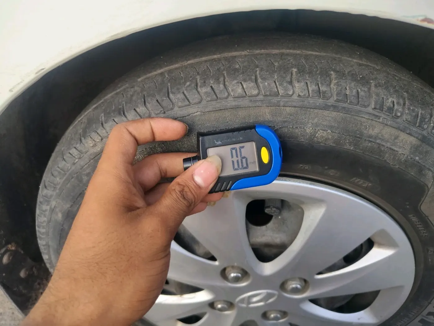2011 Hyundai i10 MAGNA 1.2, Petrol, Manual, 72,992 km, tyre