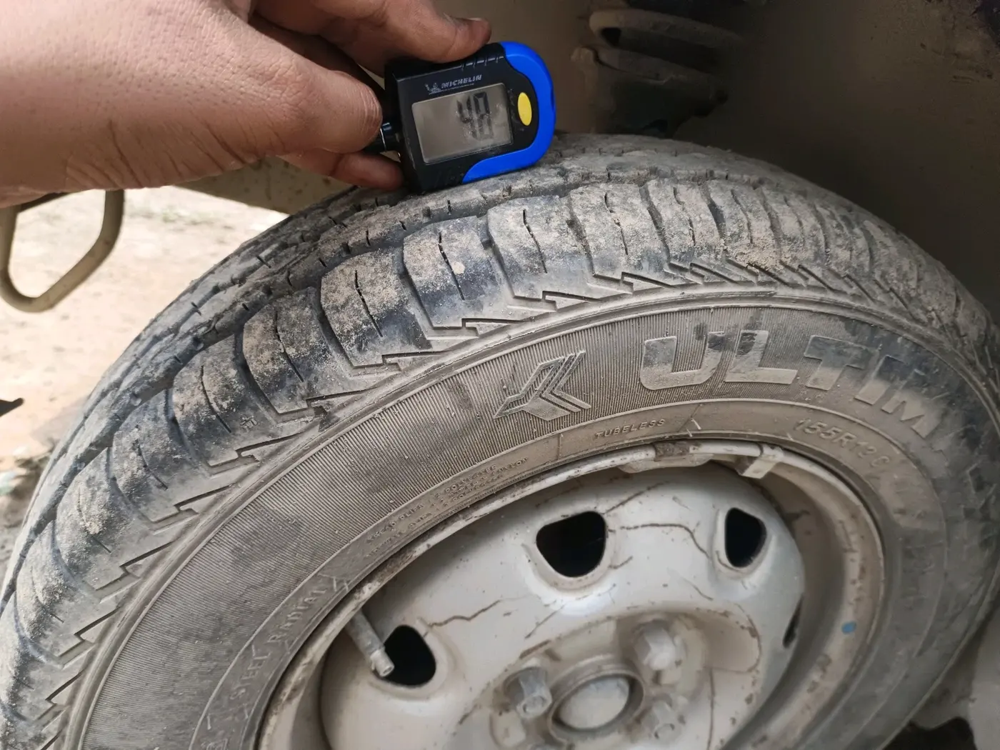 2015 Maruti Eeco 7 STR, Petrol, Manual, 94,160 km, tyre